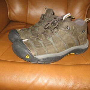 Keen Men's Size 14 Hiking Shoes Mid-Height Cut Boot Waterproof